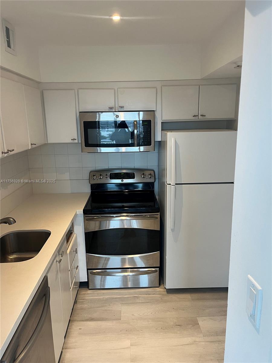 MIRADOR 1000 CONDO - Residential