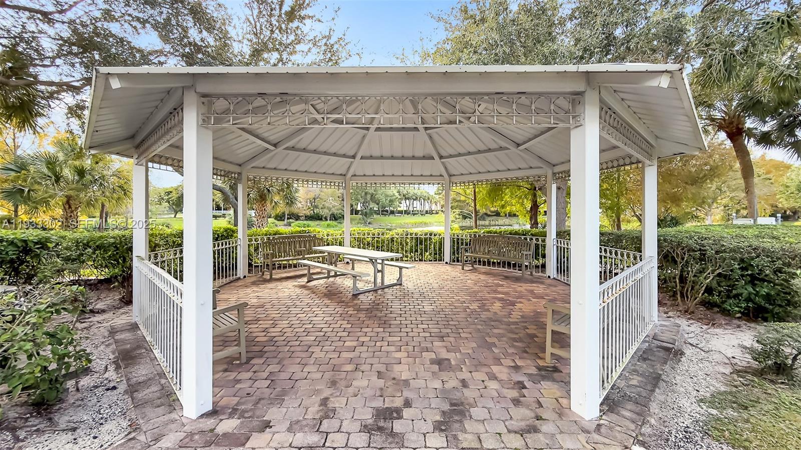 KNOLLWOOD PUD - Residential