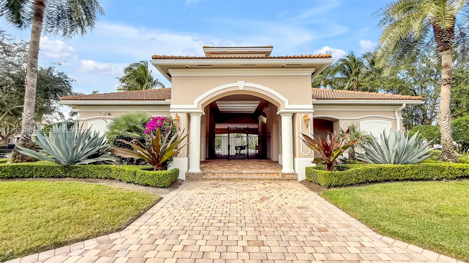 KNOLLWOOD PUD - Residential