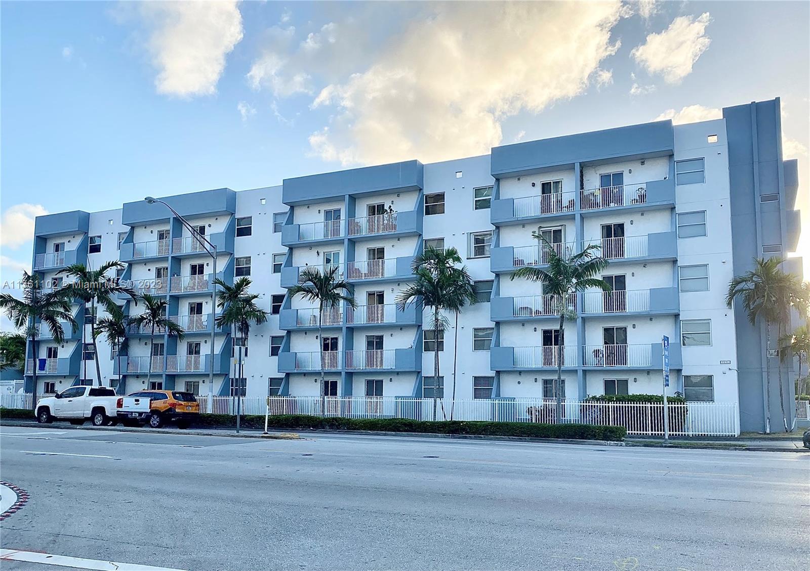 Photo 2 of 18 of 2575 SW 27th Ave 409 condo