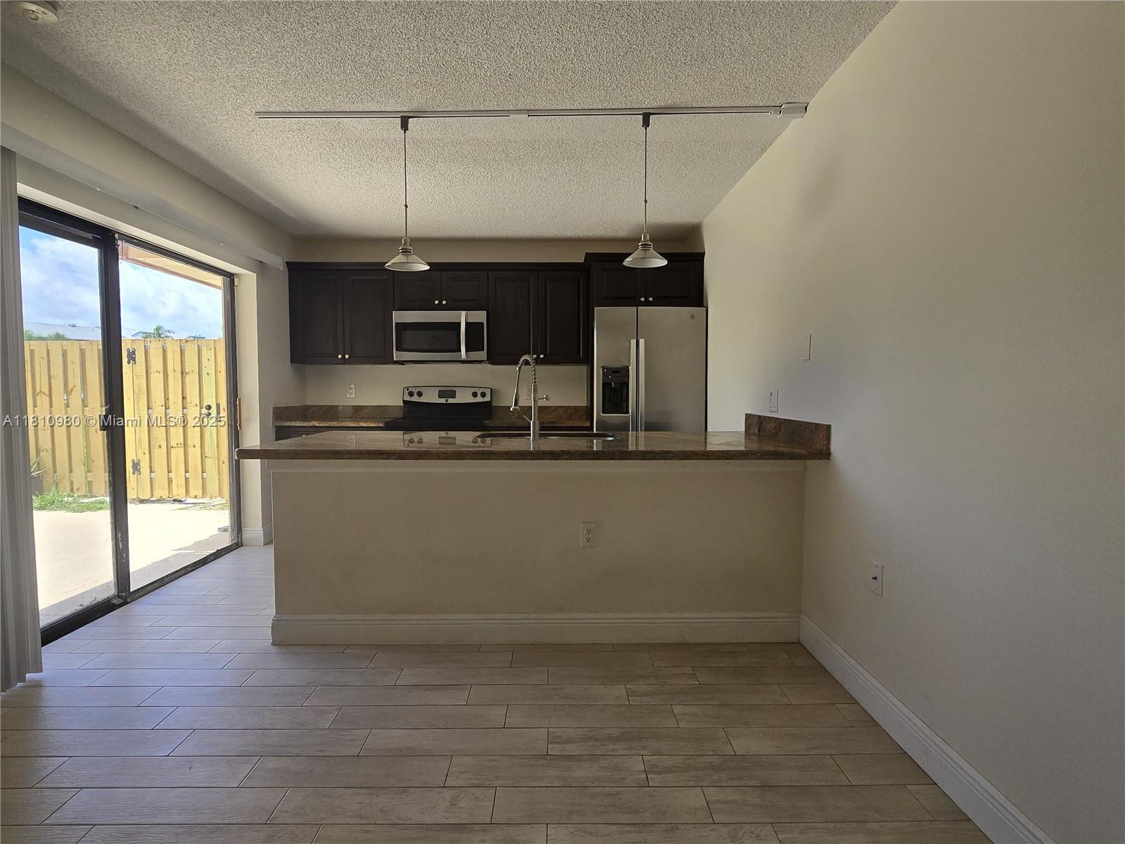 824 Blue Ridge Cir 824