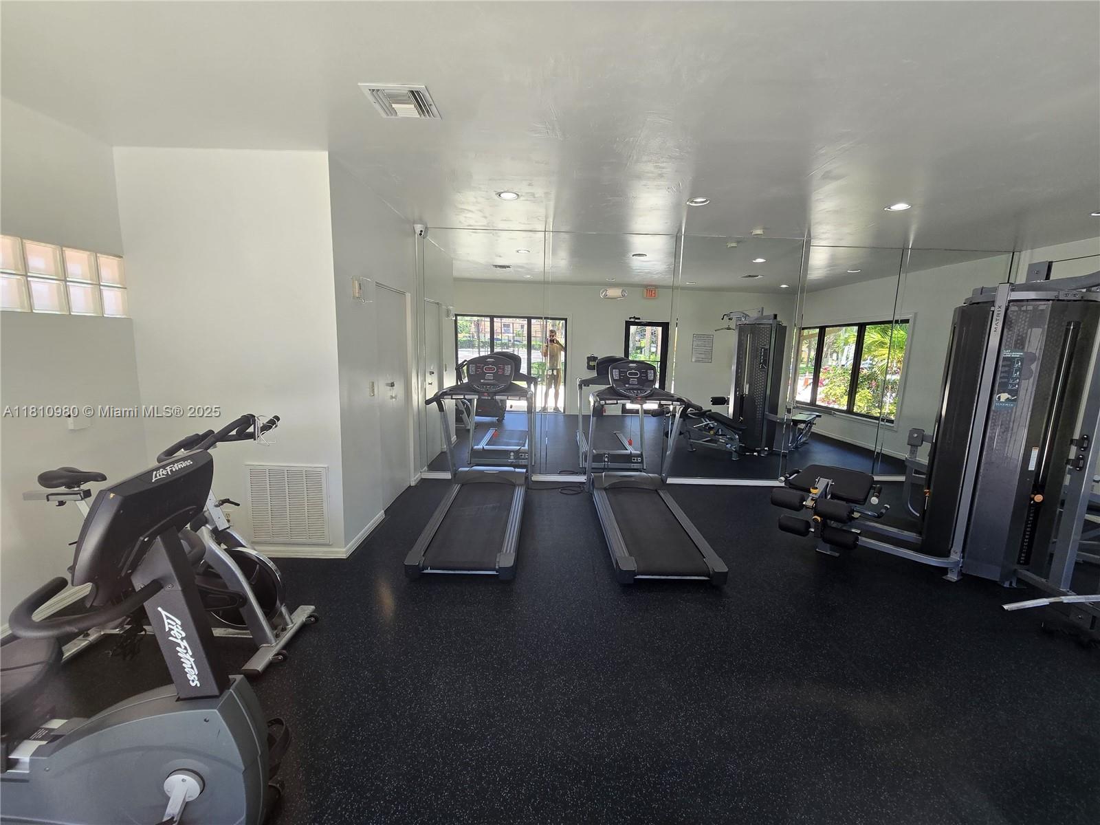 WATERSIDE LUXURY TOWNHOME - Residential Lease