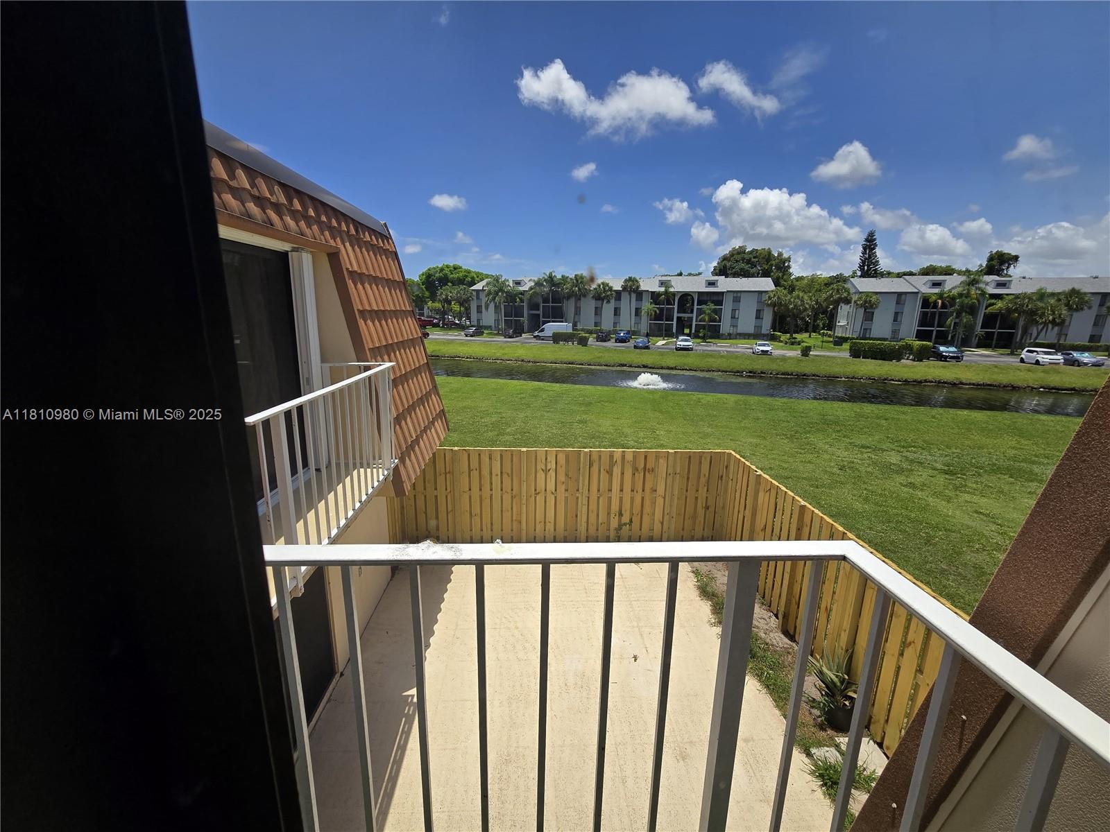 WATERSIDE LUXURY TOWNHOME - Residential Lease