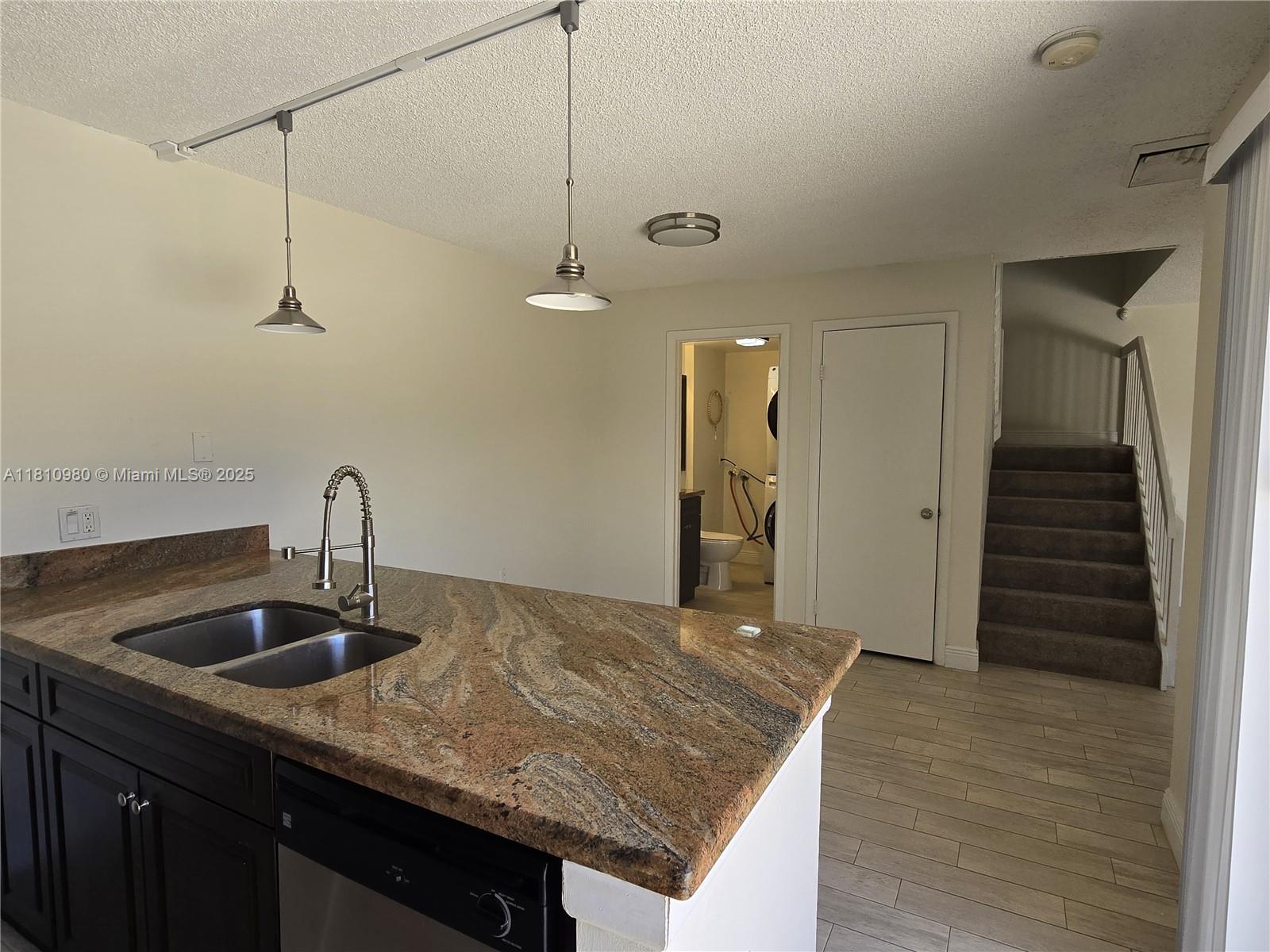 824 Blue Ridge Cir 824