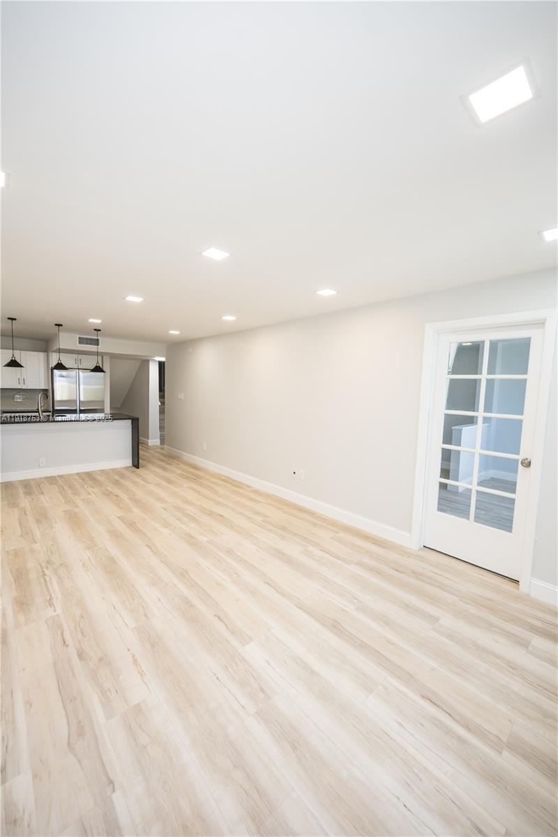 LAVERS DELRAY RACQUET CLU - Residential Lease