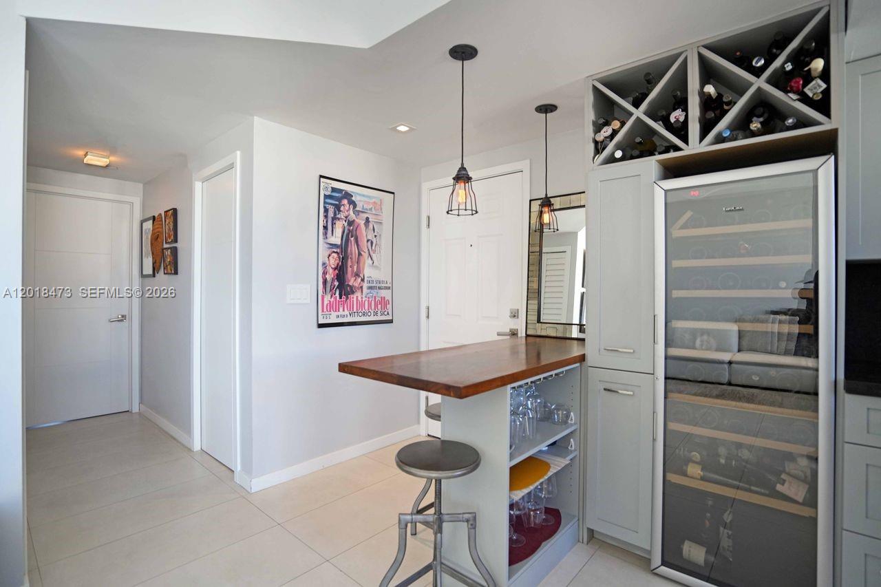 BAYVIEW PLAZA CONDO - Residential