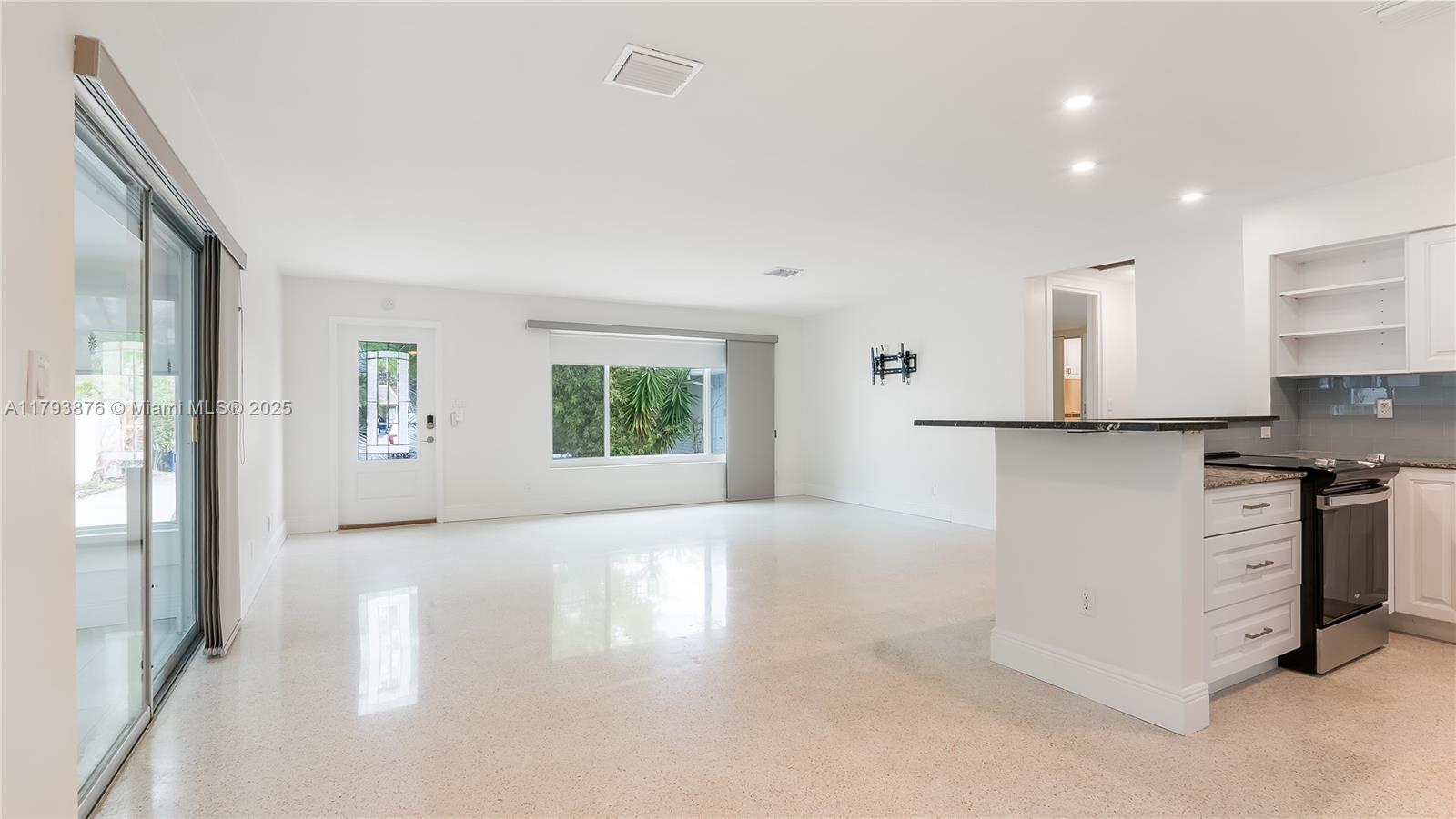 SILVER SHORES SEC OF LAUD - Residential Lease