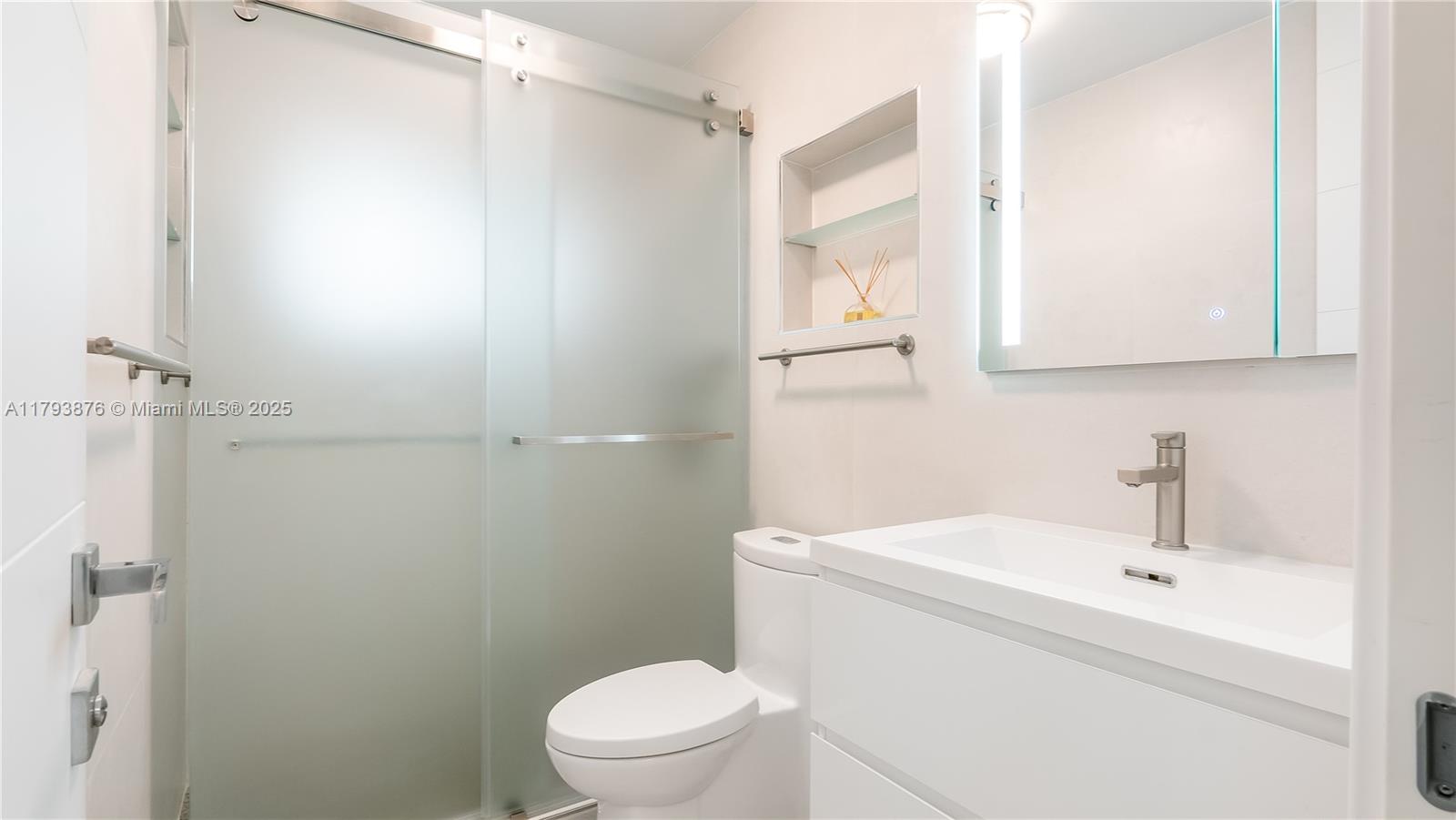 SILVER SHORES SEC OF LAUD - Residential Lease