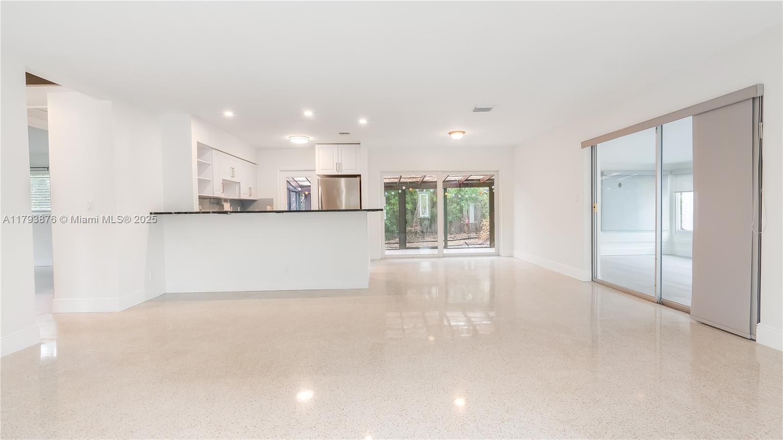 SILVER SHORES SEC OF LAUD - Residential Lease