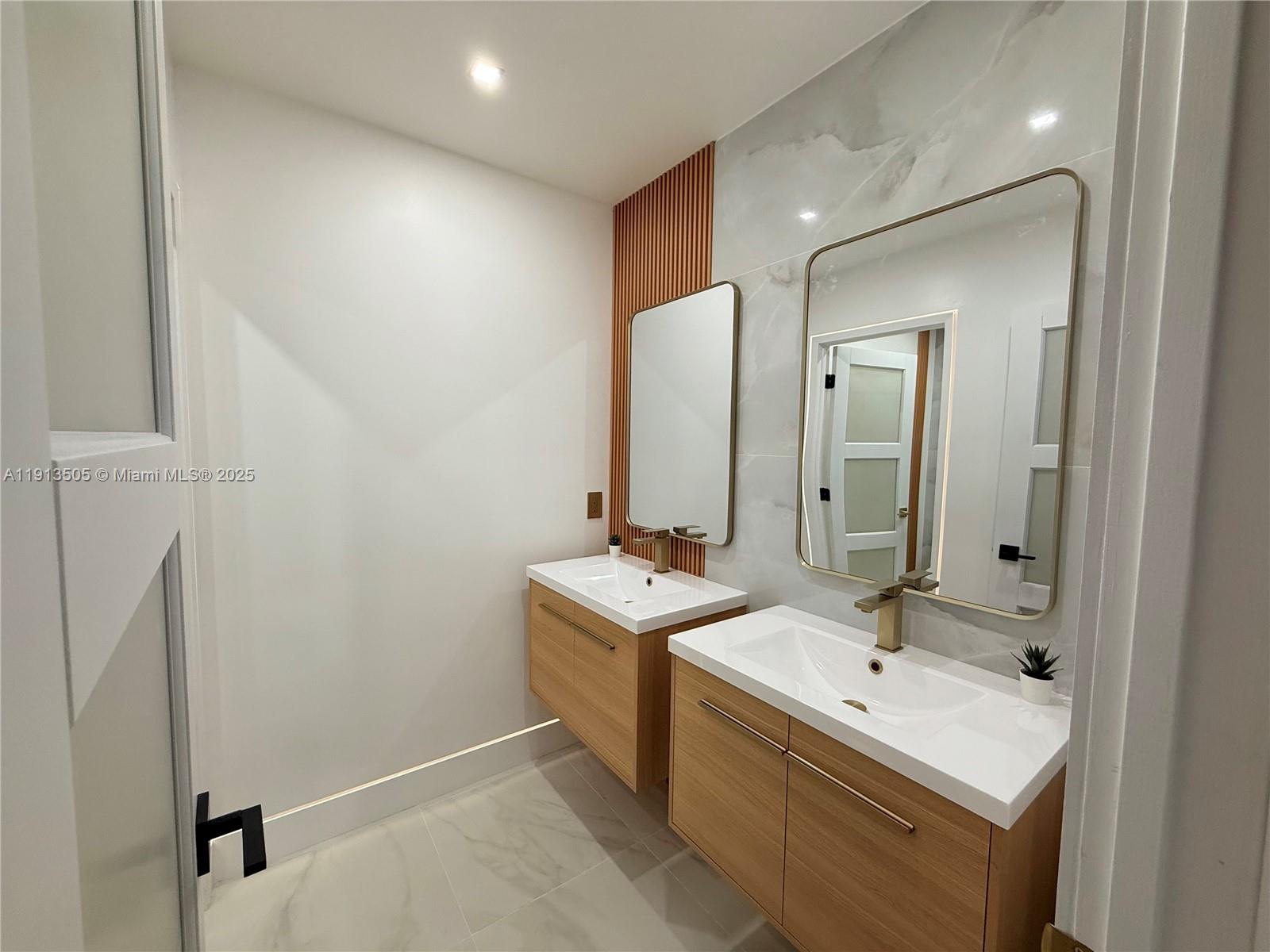 CHAPEL LAKE ESTATES - Residential