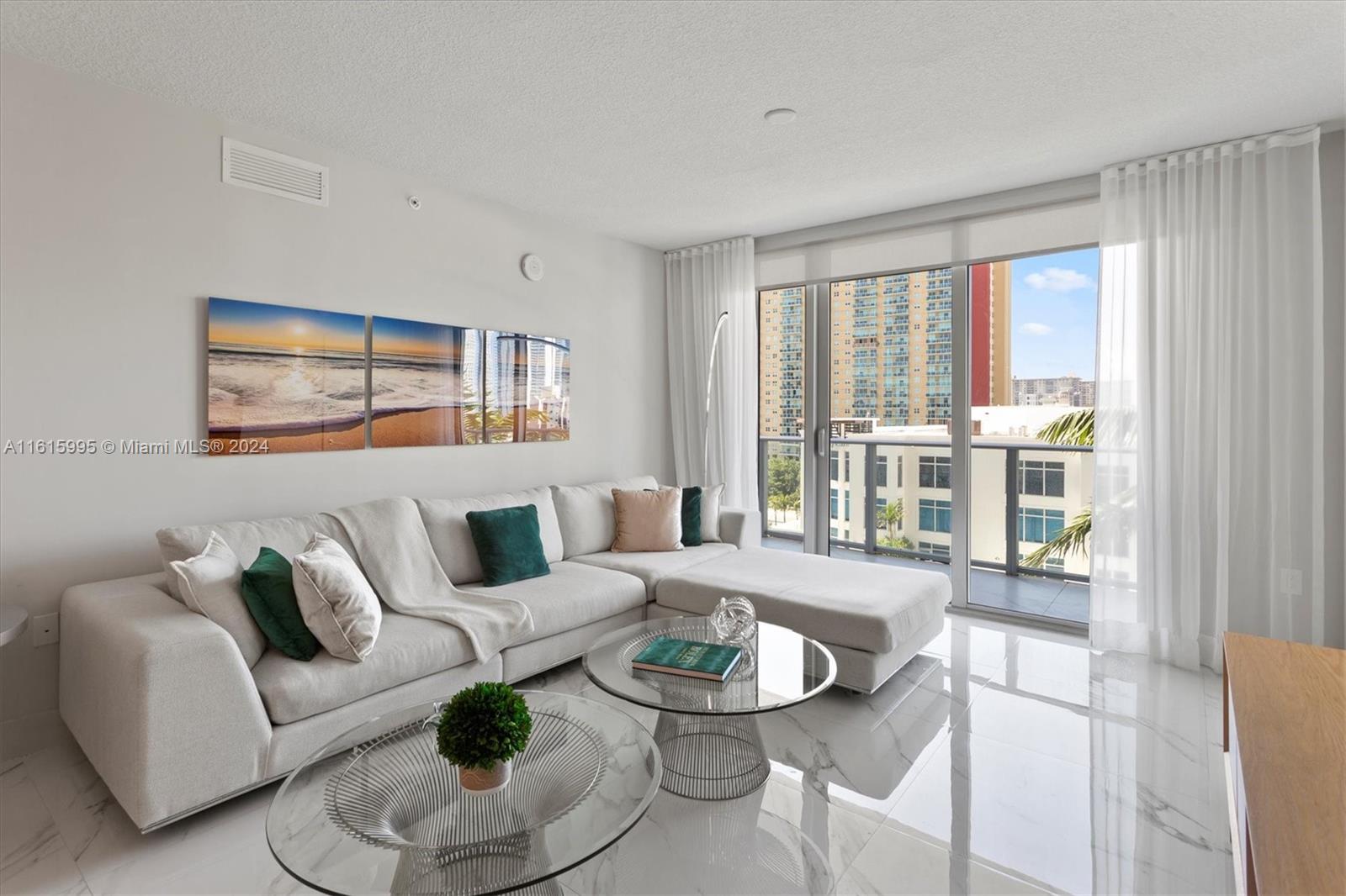 PARQUE TOWERS CONDO - Residential
