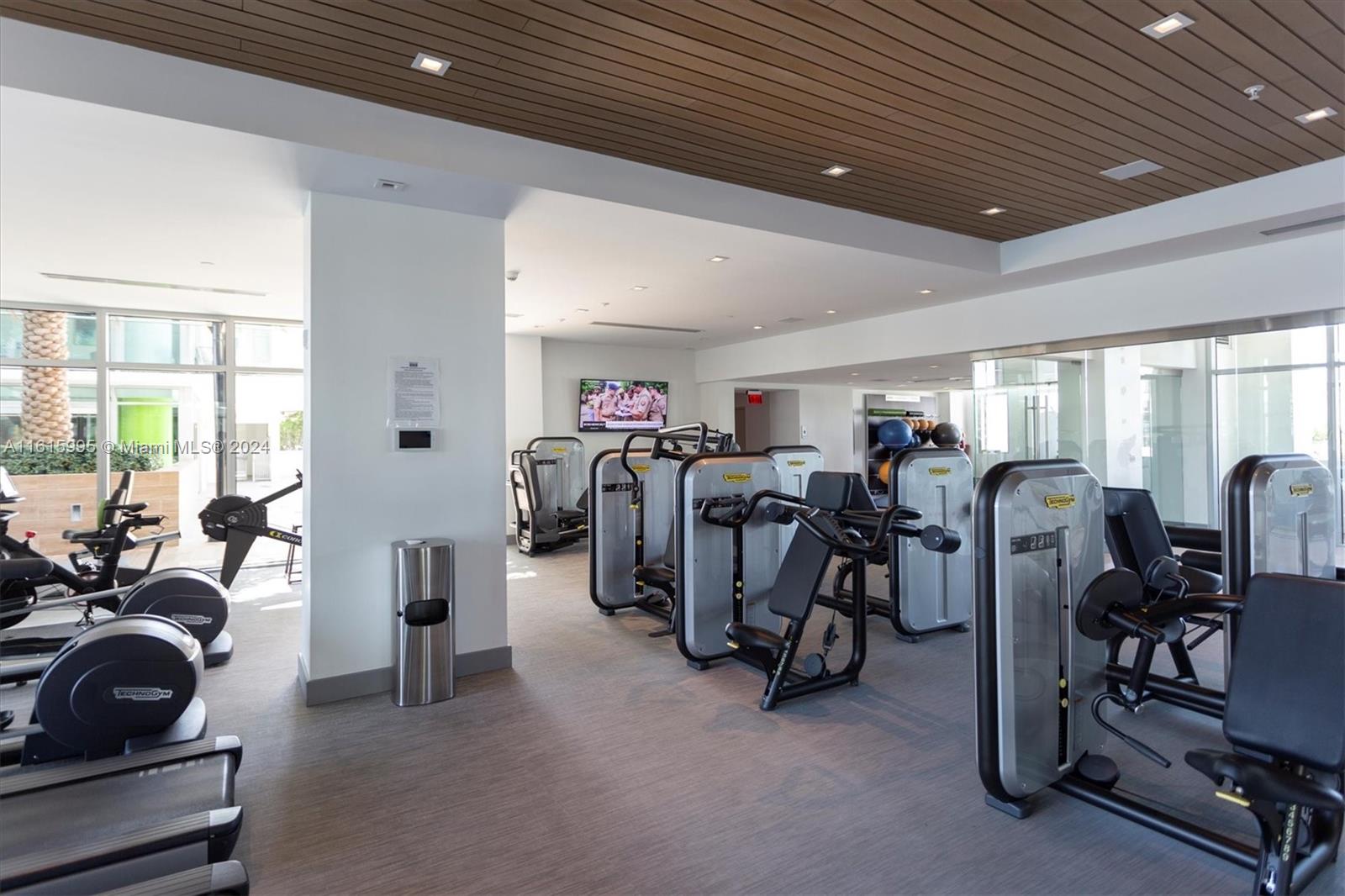 PARQUE TOWERS CONDO - Residential