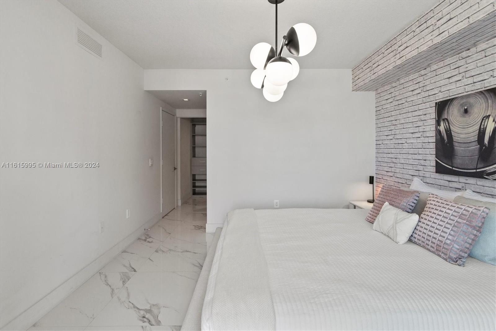 PARQUE TOWERS CONDO - Residential