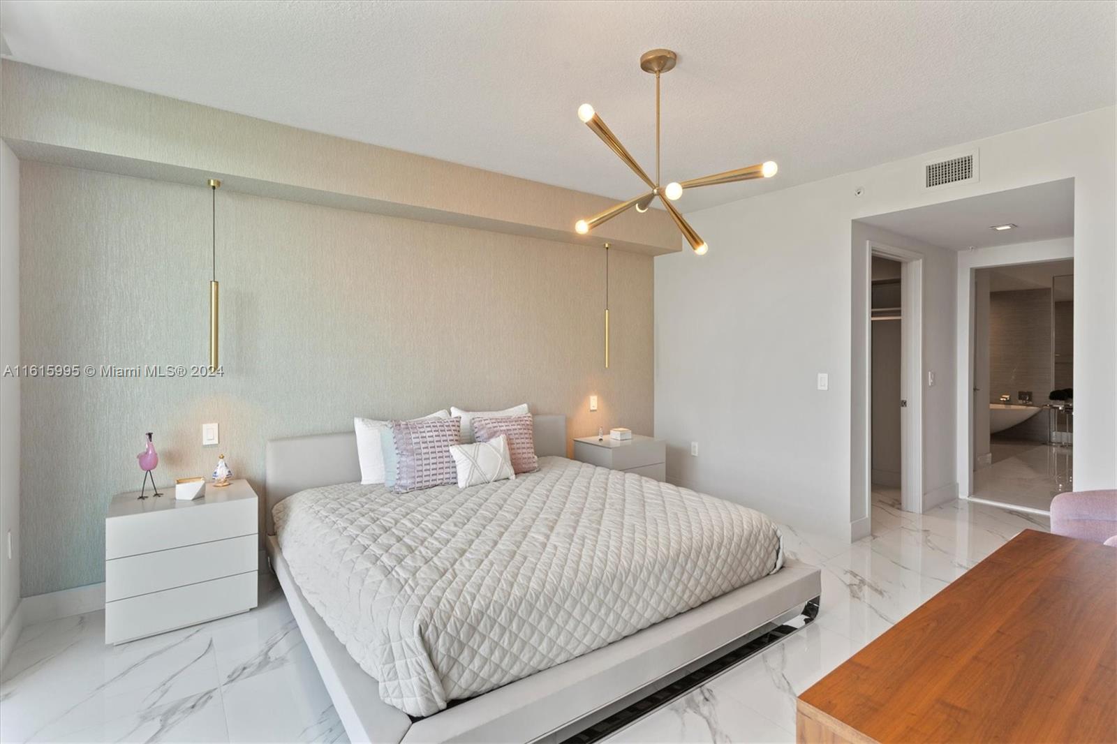 PARQUE TOWERS CONDO - Residential