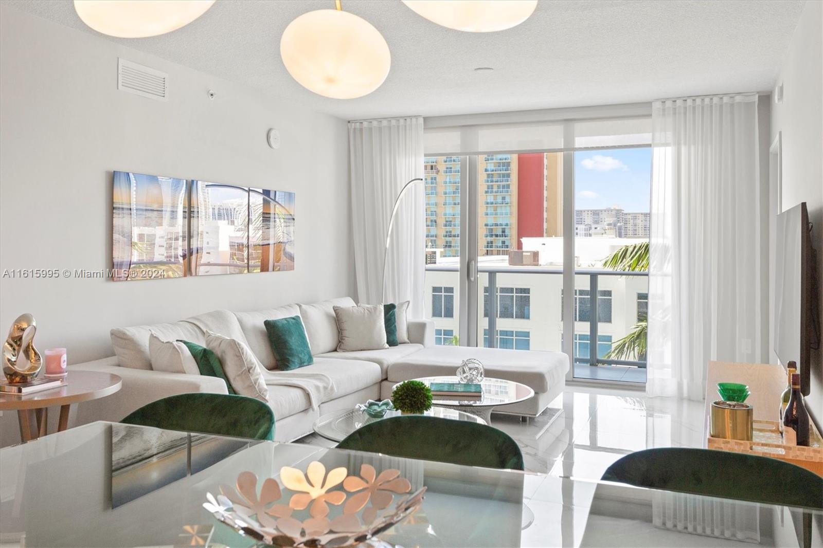 PARQUE TOWERS CONDO - Residential
