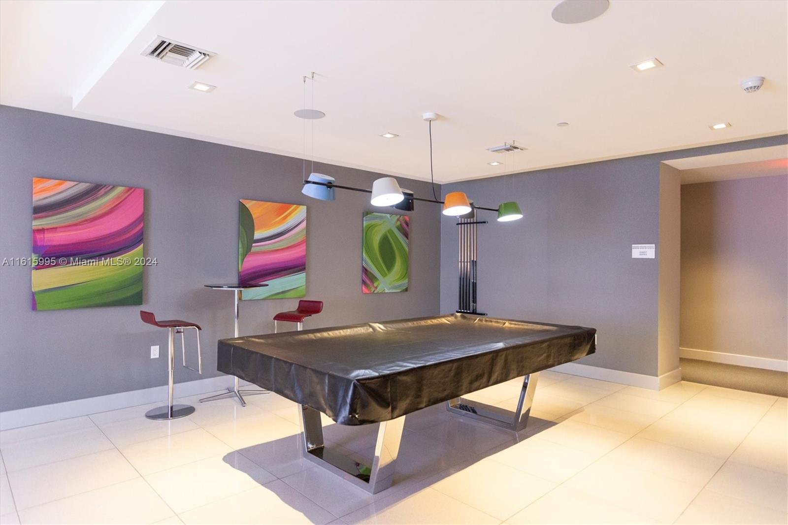 PARQUE TOWERS CONDO - Residential