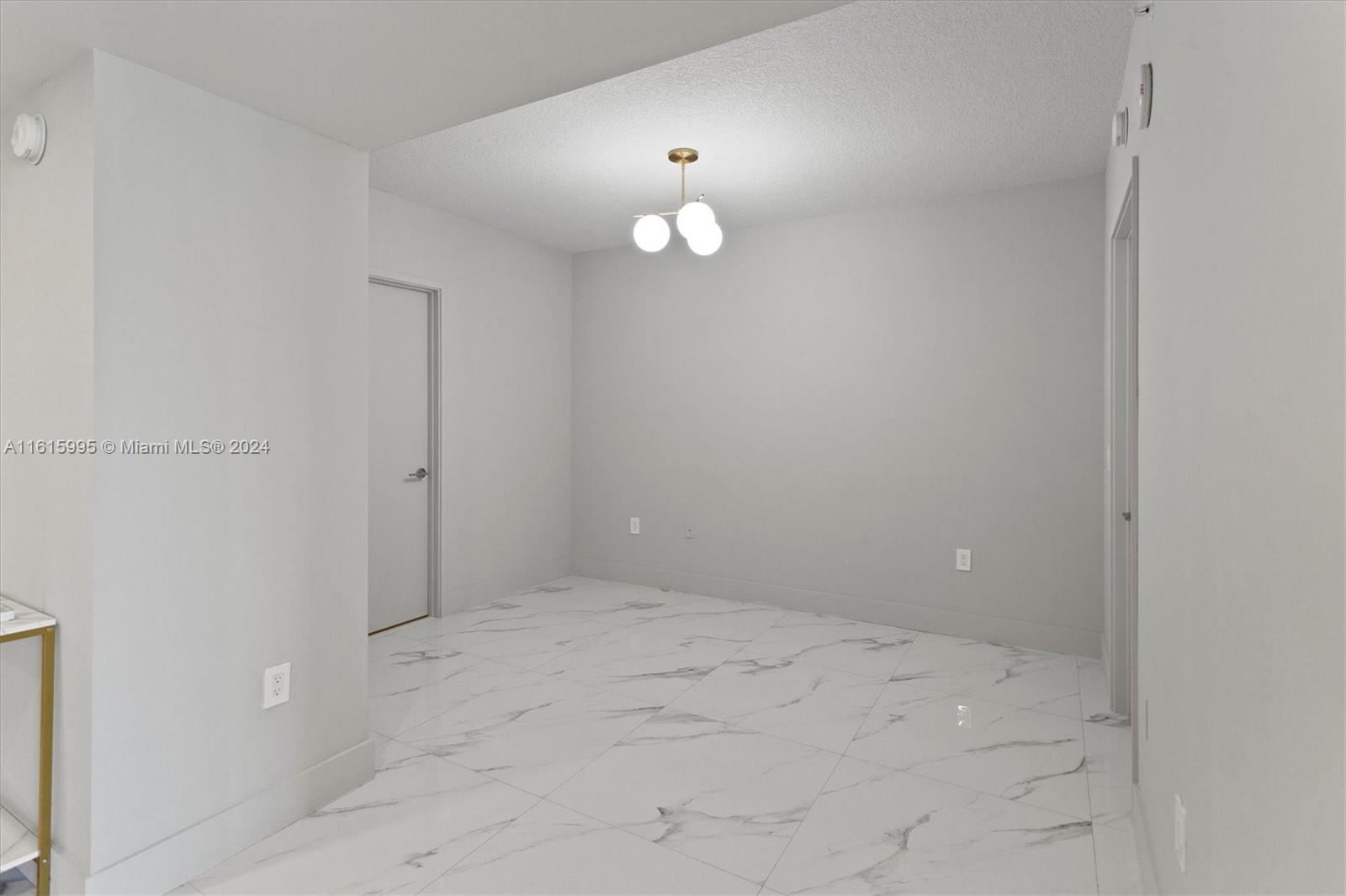 PARQUE TOWERS CONDO - Residential