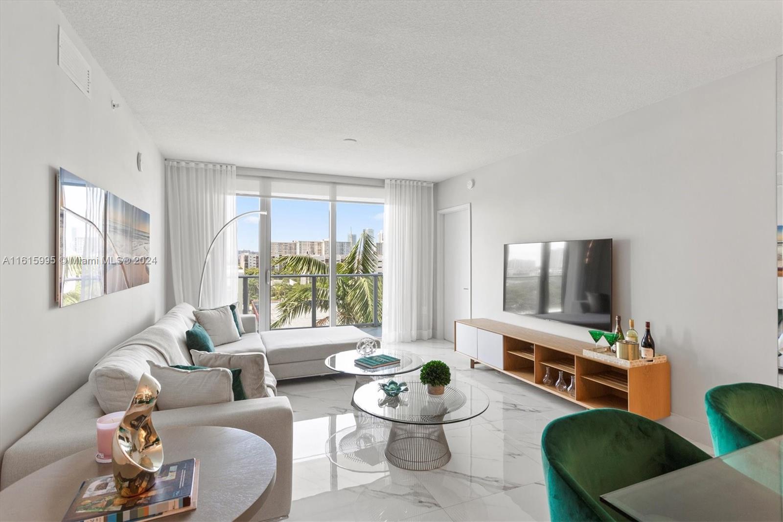PARQUE TOWERS CONDO - Residential