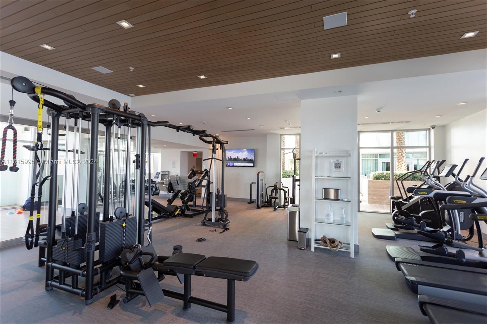 PARQUE TOWERS CONDO - Residential