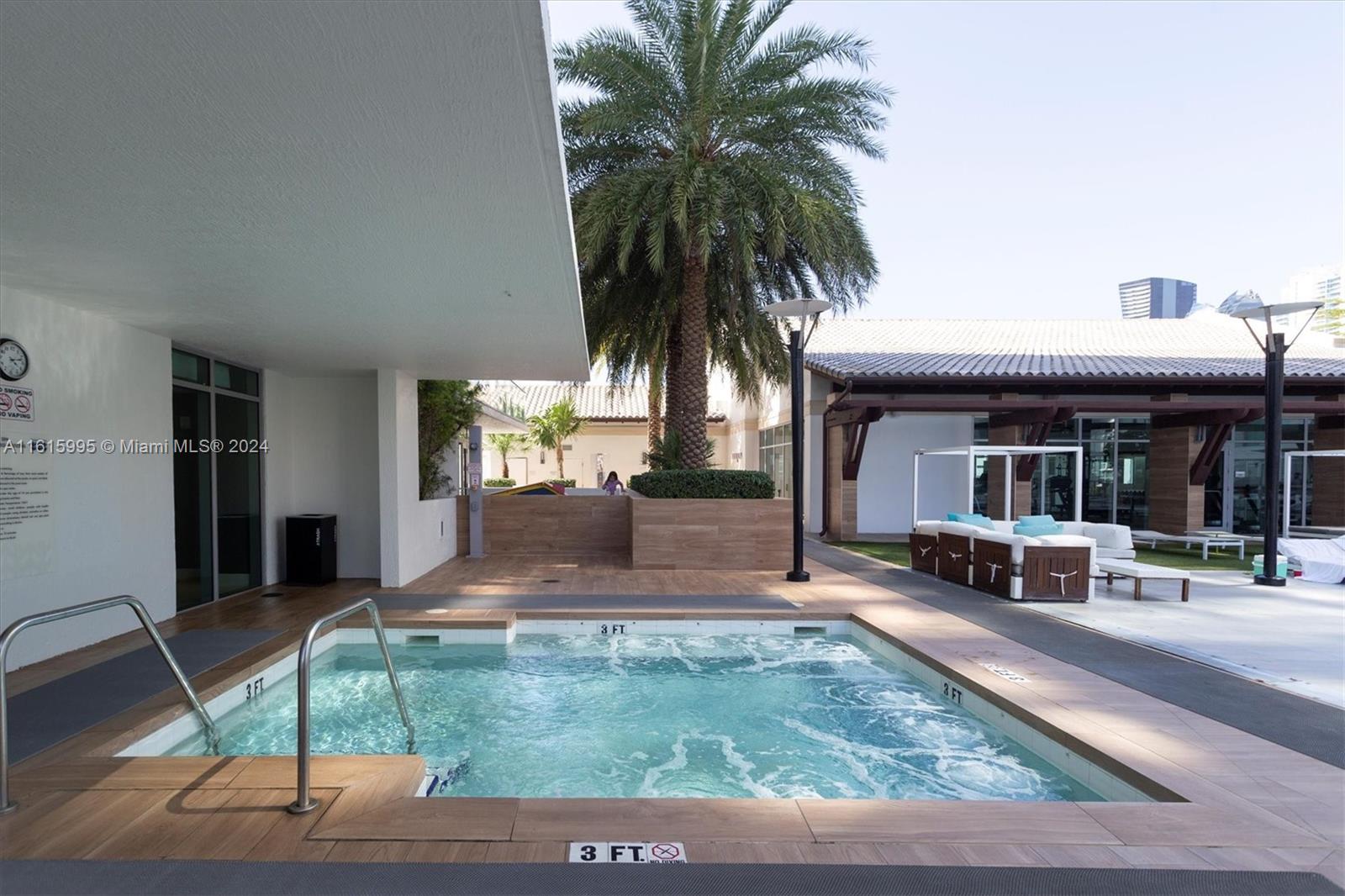 PARQUE TOWERS CONDO - Residential