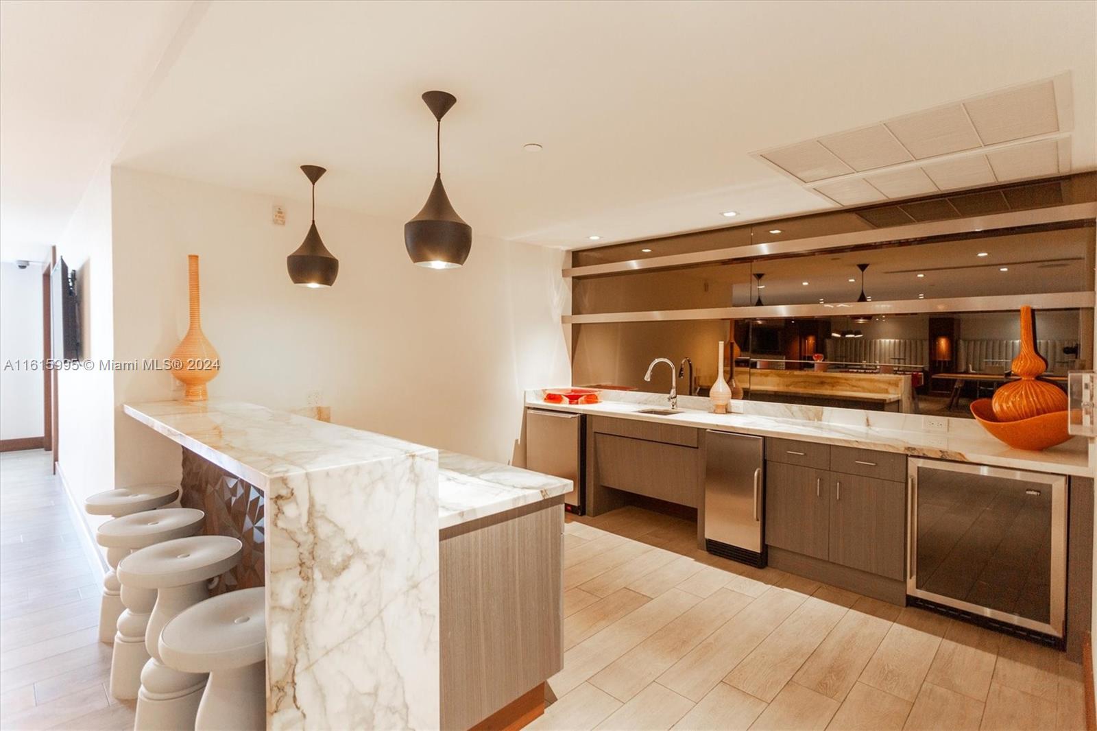 PARQUE TOWERS CONDO - Residential