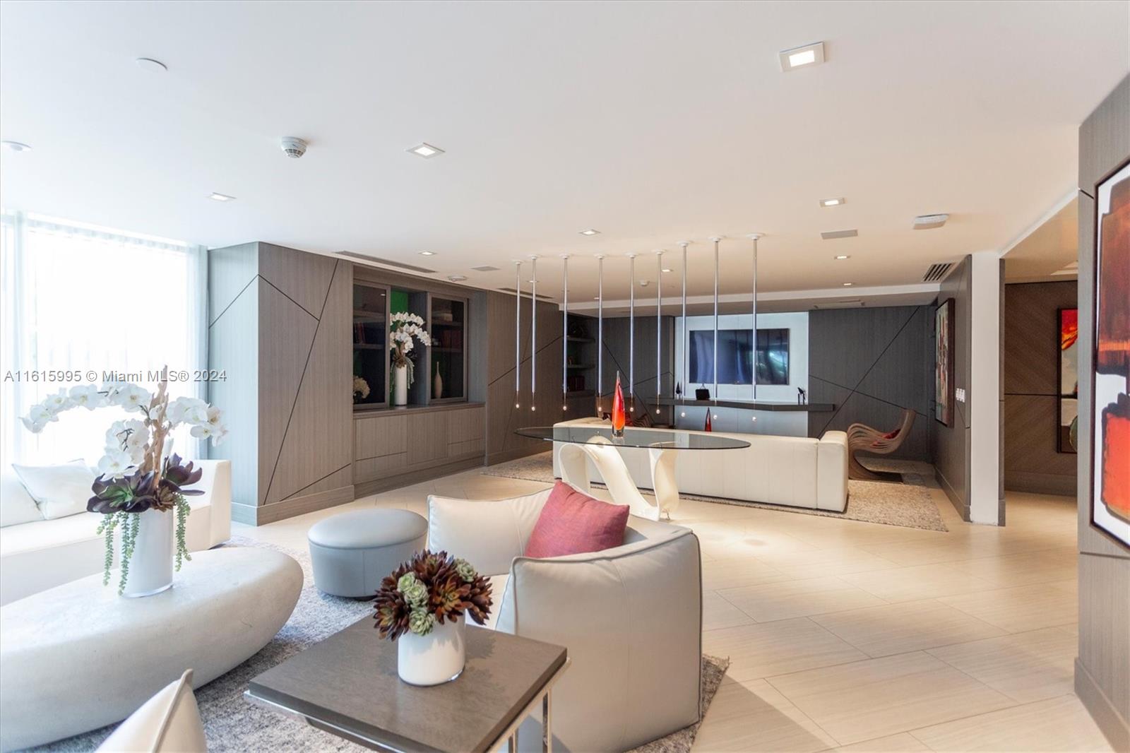 PARQUE TOWERS CONDO - Residential