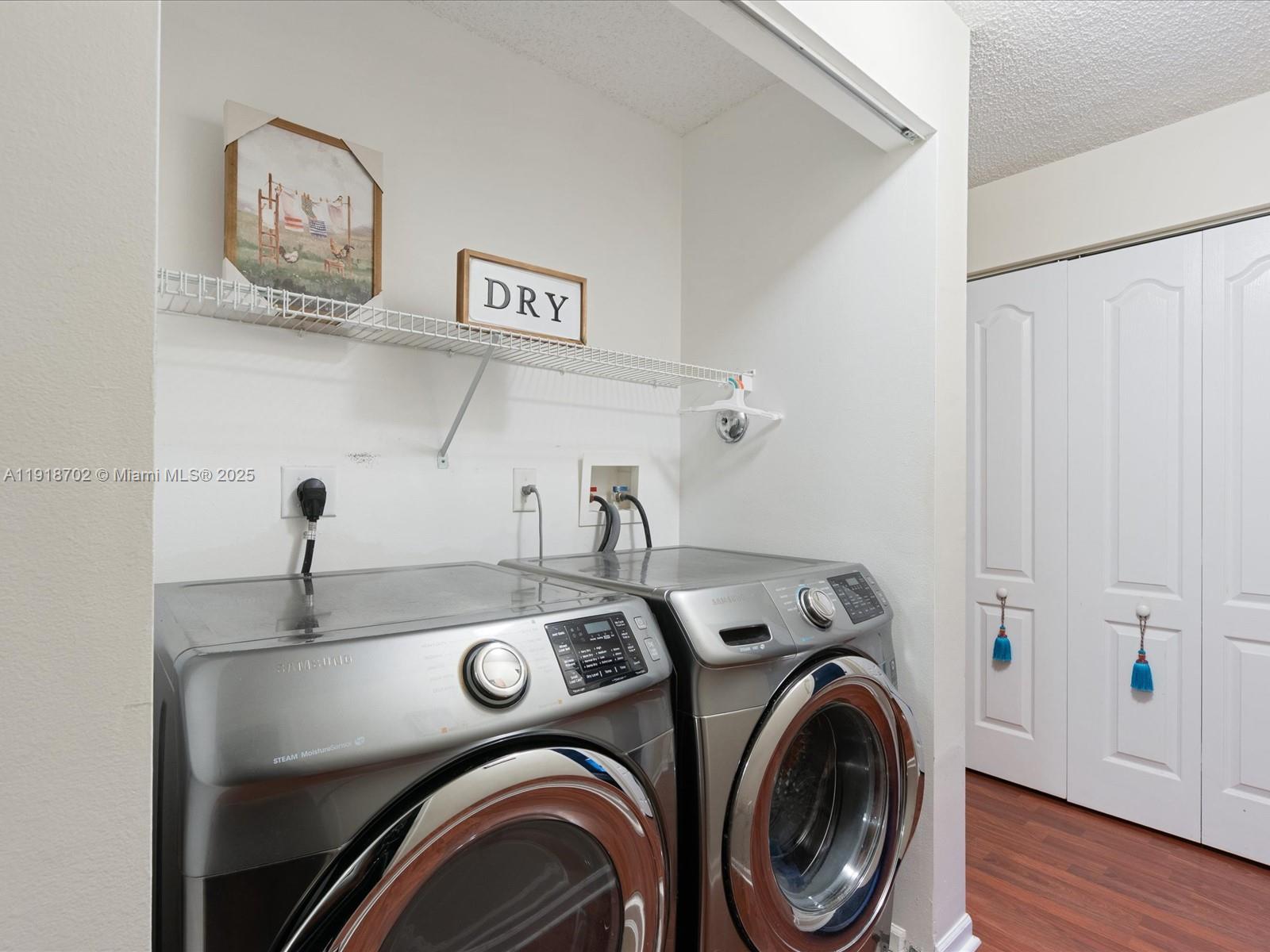 SAWGRASS EXCHANGE PLAT - Residential