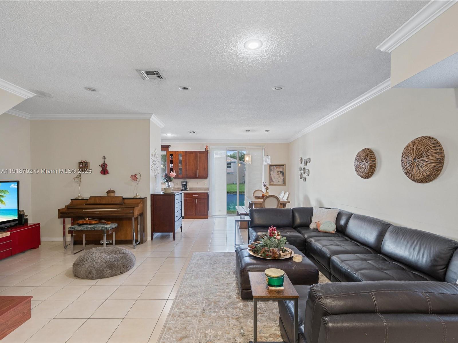 SAWGRASS EXCHANGE PLAT - Residential