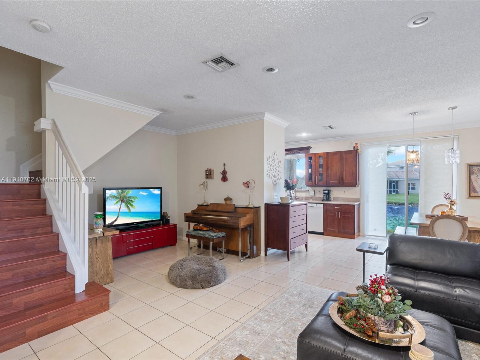 SAWGRASS EXCHANGE PLAT - Residential