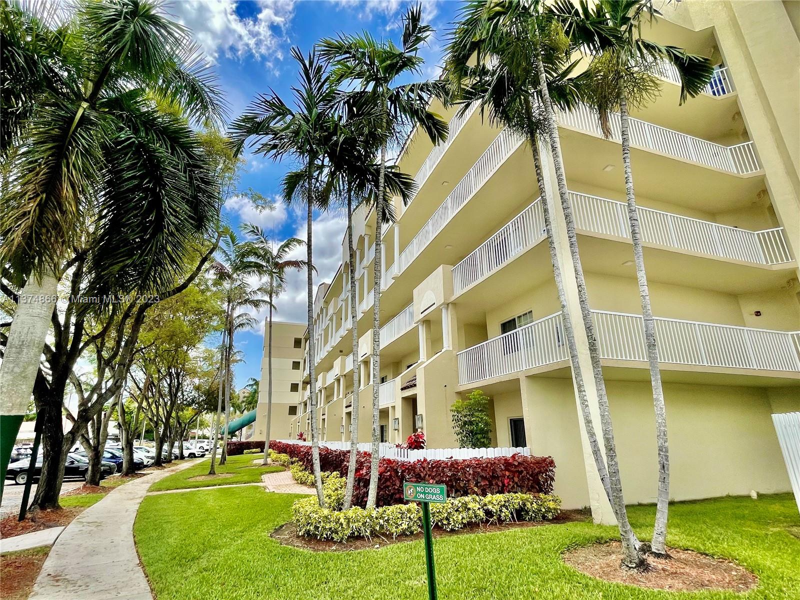Beautiful LAKE VIEW 3 Beds / 2 Baths Condo unit in Captiva Building "E" located at the desirable Doral Isles gated community. This unit offers a Spacious Layout floor plan with lots of natural light and modern tile flooring throughout the unit; kitchen with granite countertops and white appliances, this condo also offer extraordinary views of the lake. Live in a resort- like Association, Doral Isles offers the best of the best amenities in Doral: 3 swimming pools, gym, club house, tennis courts, soccer field, baseball field, basketball courts and much more. This is MUST SEE...!