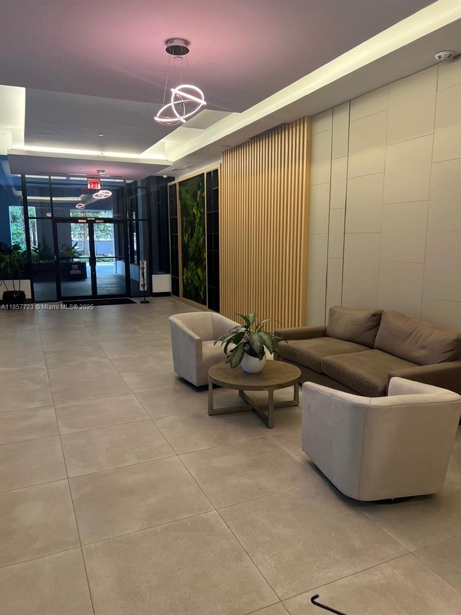 1110 Brickell Ave 103