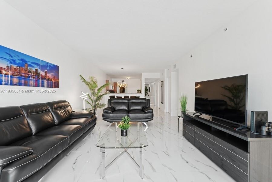 18100 N Bay Rd 1108