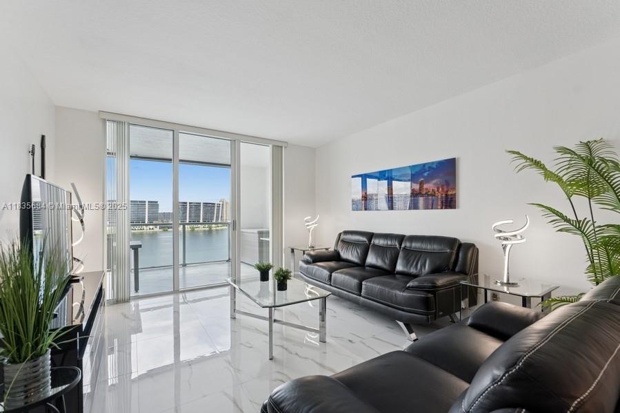 18100 N Bay Rd 1108