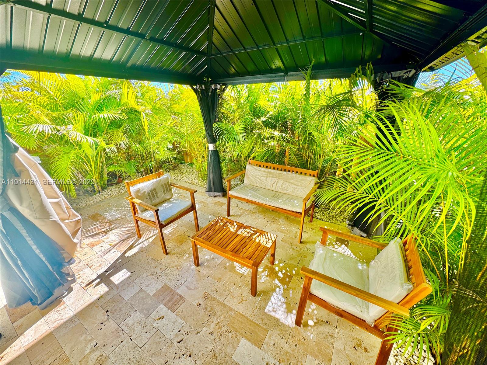 ALTAMIRA - Residential