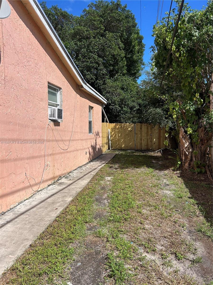 MIAMI GARDENS ESTATES SEC - Residential Lease