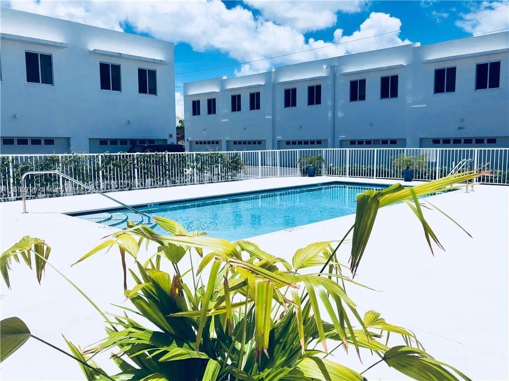 Property for Sale at 2651 Ne 212th Ter 400, Miami, Broward County, Florida - Bedrooms: 2 
Bathrooms: 2  - $395,000