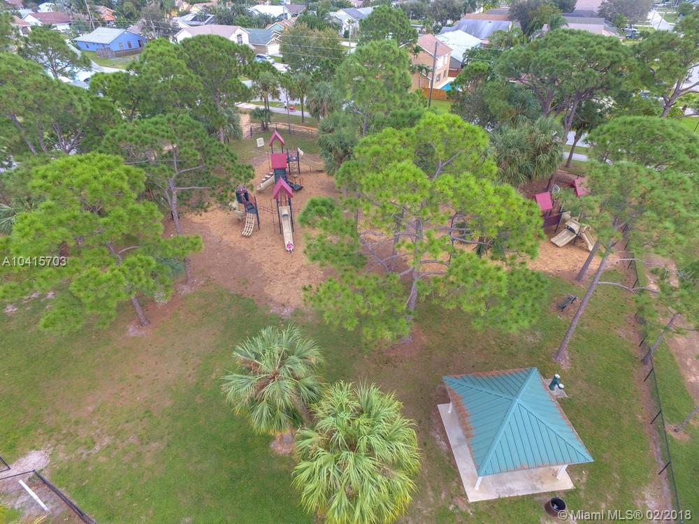 NORTH PALM BEACH HEIGHTS - Residential