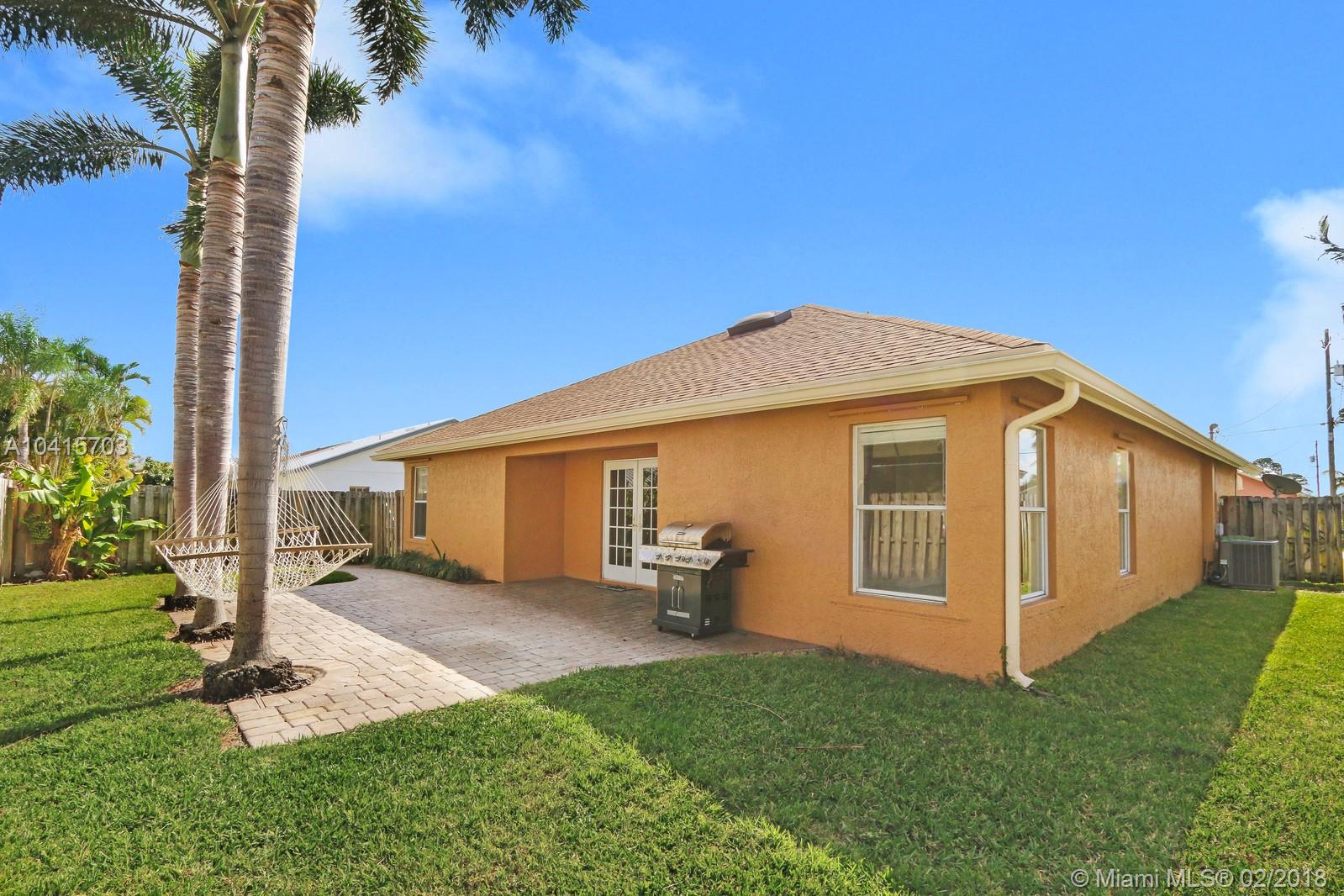 NORTH PALM BEACH HEIGHTS - Residential