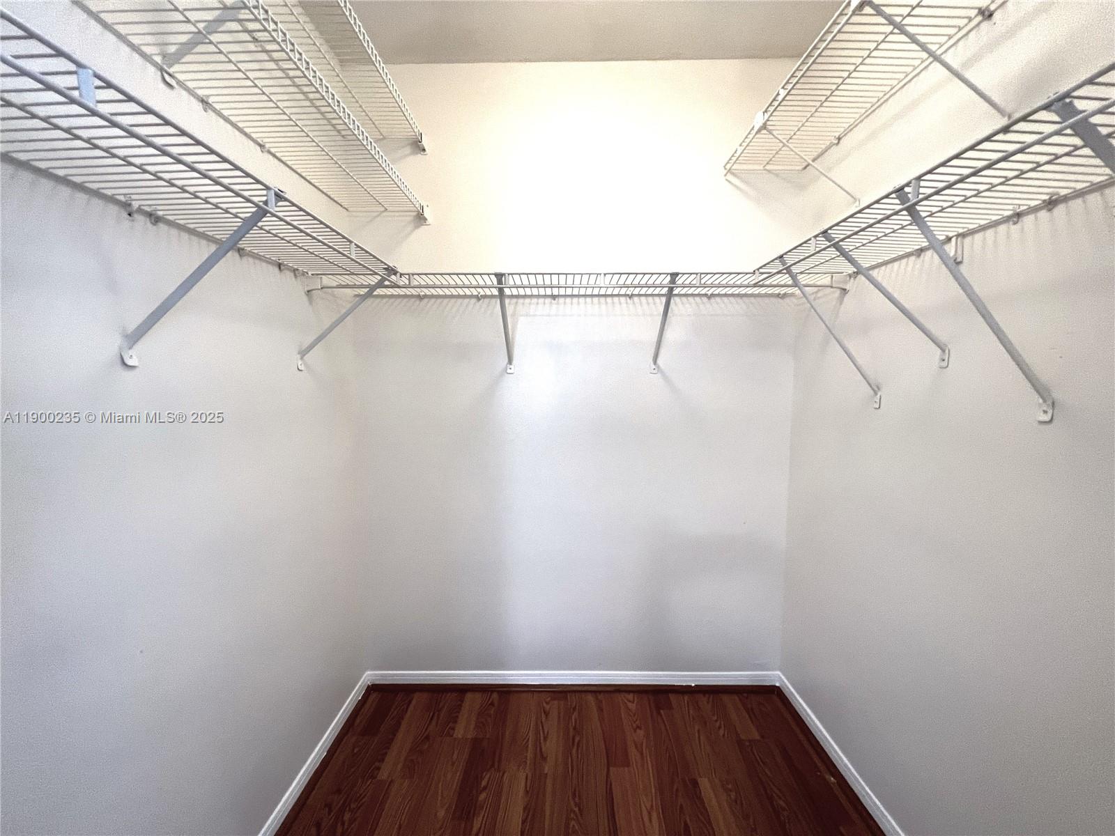 LAKEVIEW AT HAMMOCKS COND - Residential Lease