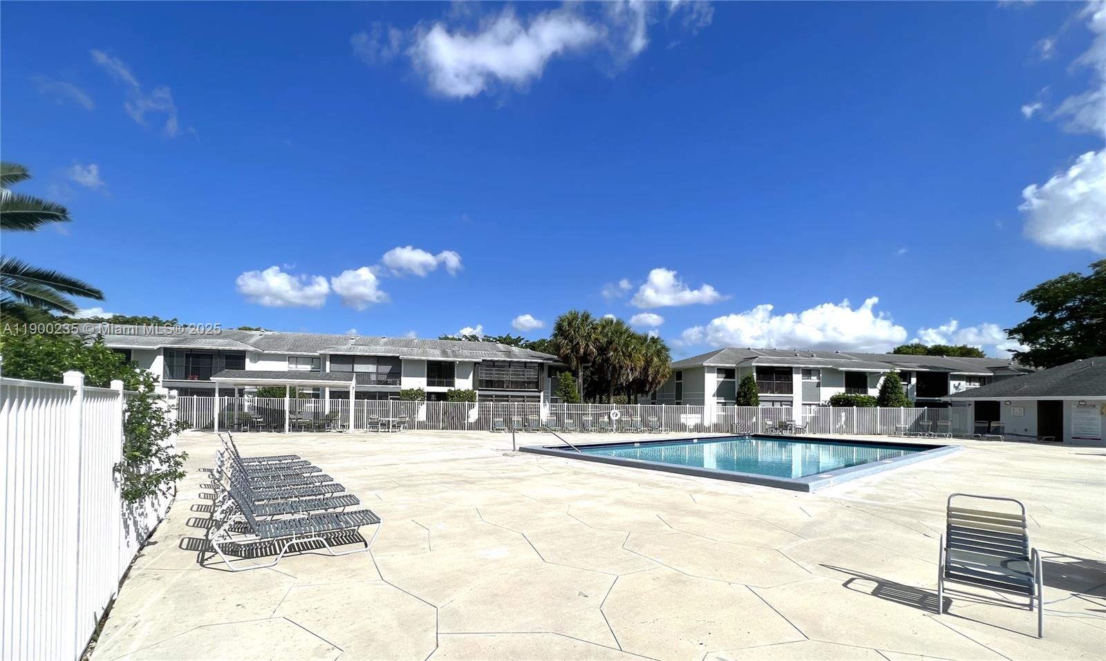 LAKEVIEW AT HAMMOCKS COND - Residential Lease