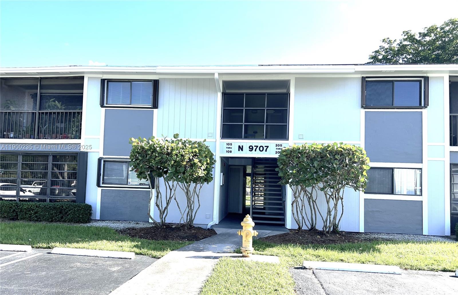 LAKEVIEW AT HAMMOCKS COND - Residential Lease