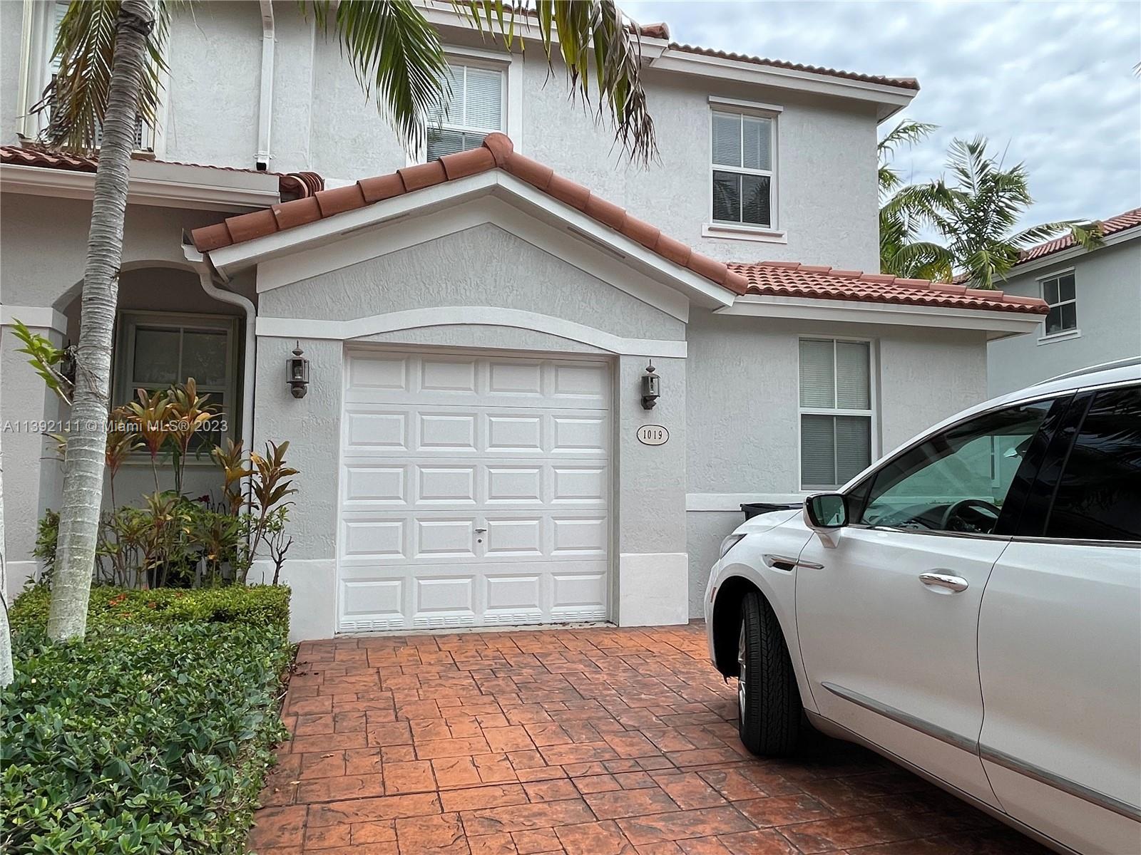 BEAUTIFUL 4 BEDS / 3 BATHS TOWNHOME IN GATED COMMUNITY. SPACIOUS KITCHEN WITH STAINLESS-STEEL APPLIANCES, FENCED PATIO. BRAND NEW CARPETS IN BEDROOMS. MASTER BEDROOM WITH WALK IN CLOSET, SEPARATE SHOWER/TUB AND DOUBLE SINKS IN MASTER BATH. LAUNDRY ROOM AND LOTS OF STORAGE!!! GARAGE WITH AUTOMATIC DOOR AND EXTRA PARKING OUTSIDE. GREAT LOCATION CLOSE TO AVENTURA AND I-95.