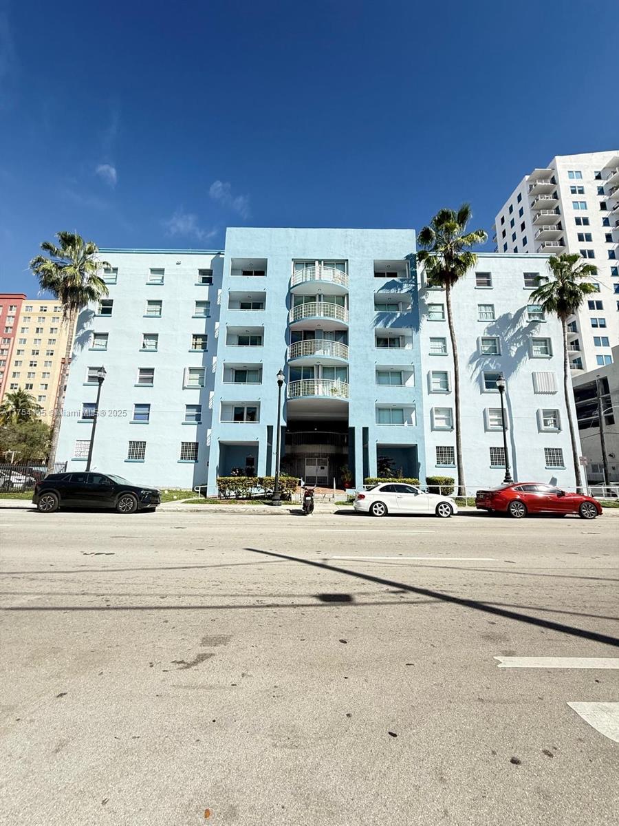RIOPLAZA CONDOMINIUM NORT - Residential