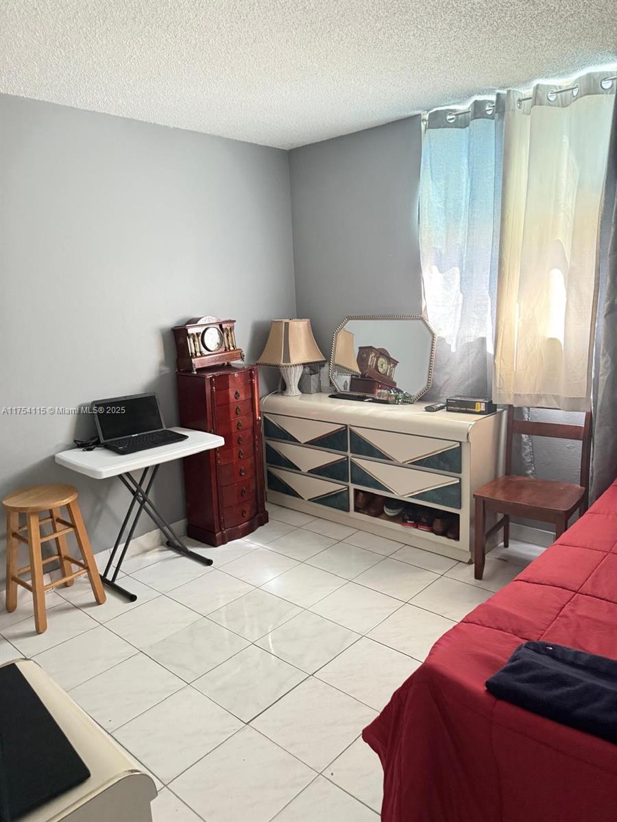 RIOPLAZA CONDOMINIUM NORT - Residential