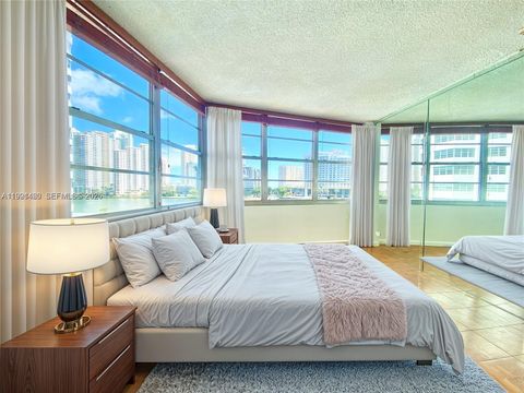 905 Brickell Bay Dr 531 Miami FL 33131