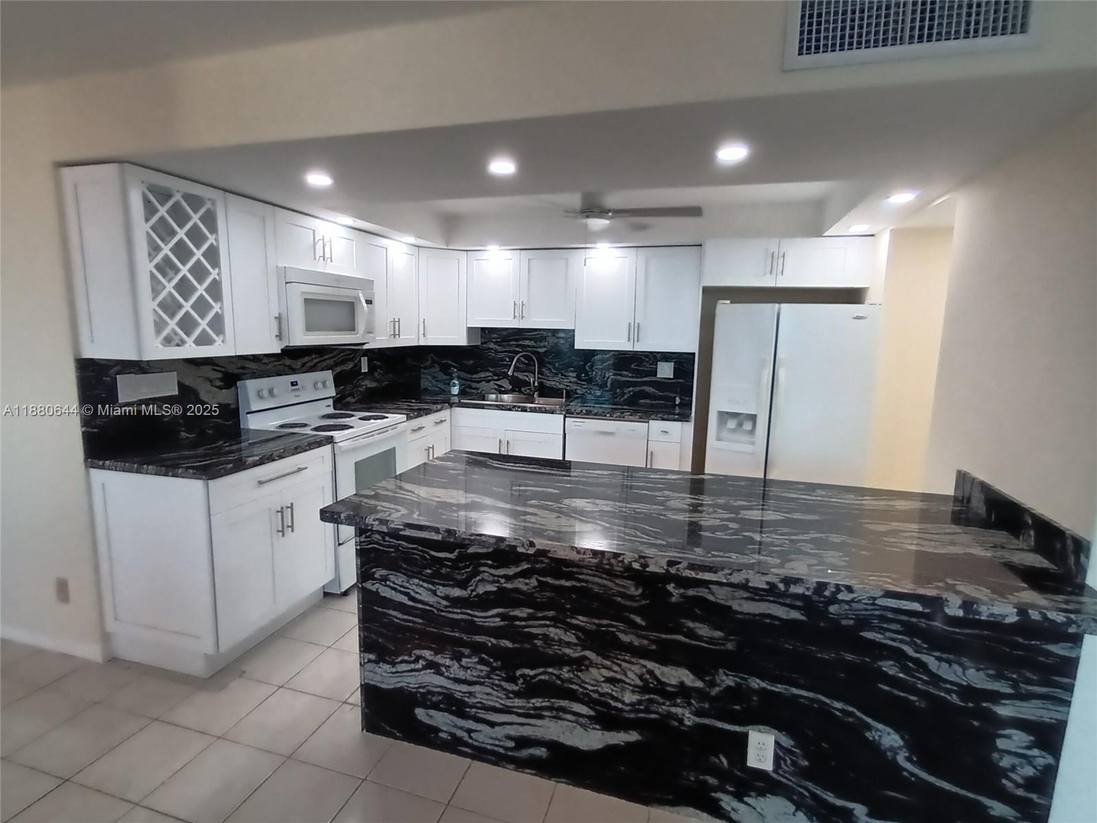 TRAFALGAR TOWERS CONDOMINI - Residential Lease