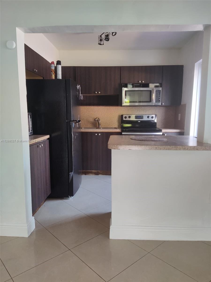 GRAPELAND - Residential Lease