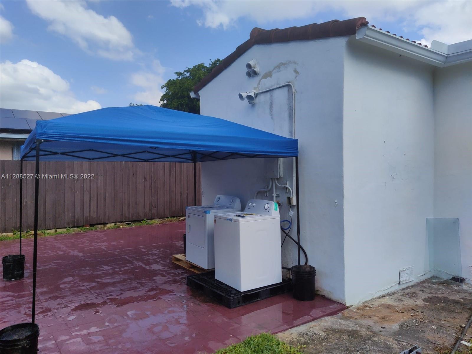 GRAPELAND - Residential Lease