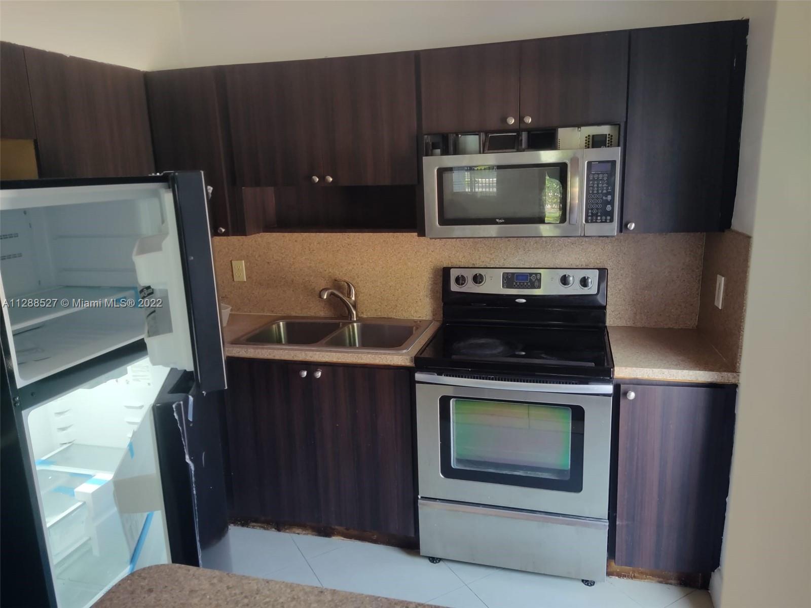 GRAPELAND - Residential Lease