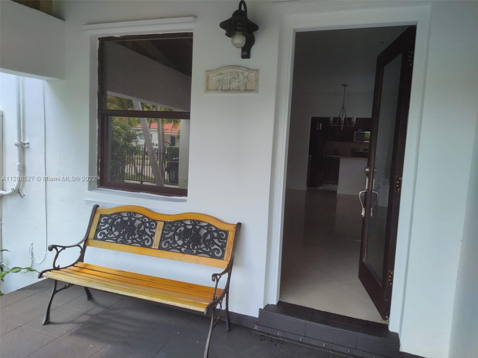 GRAPELAND - Residential Lease